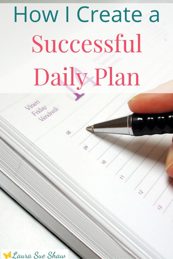 This is the process I use to create a successful daily plan each day. It's important to think about to do lists, appointments and more. Take a peek into my process and grab your free printable!